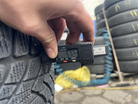 Oryginał koła 225/55R17 Mercedes E klasa W213 A213 Dunlop 6,7mm zima