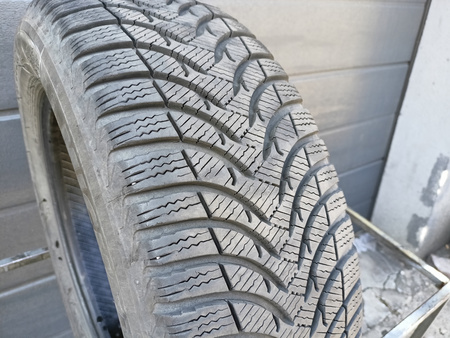 205/60R16 Michelin Alpin A4 opona pojedynka zima 7,4mm P6082