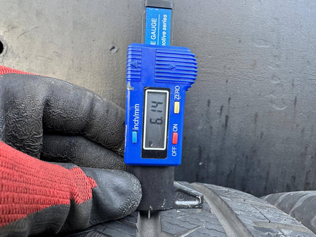 215/55R17 Vredestein Quatrac 5 XL para opon całoroczne 6,1mm nr7111