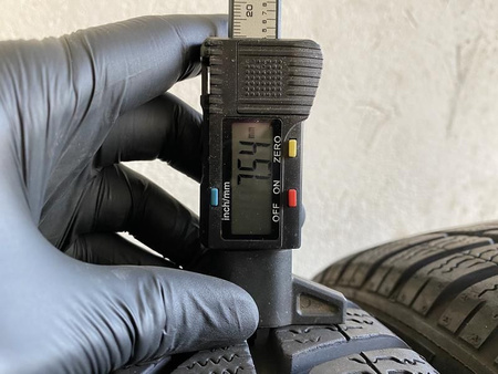 215/40R17 Dunlop SP Winter Sport 3D XL komplet opon zima 7,5mm nr747