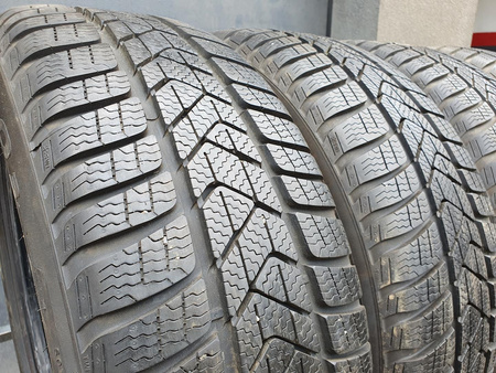 205/60R16 Pirelli Sottozero 3 XL komplet opon zima 7,8mm nr6008