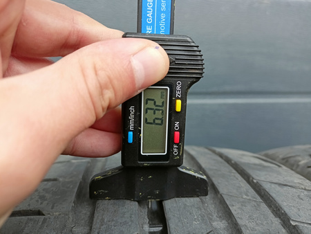 225/40R19 Bridgestone Turanza T005 komplet opon lato 6,3mm nr9560