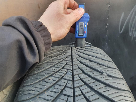195/65R15 Goodyear Vector 4 Seasons GEN 2 para całoroczne 5,7mm nr5244