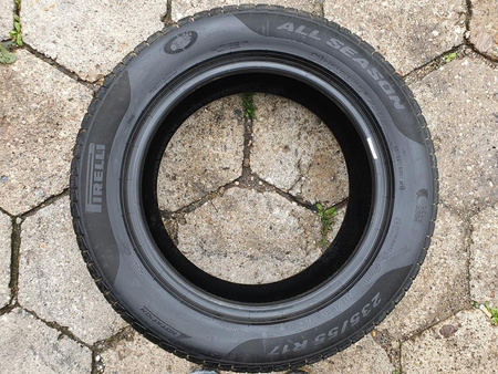 235/55R17 Pirelli AllSeason para opon całoroczne 5,8mm nr7782