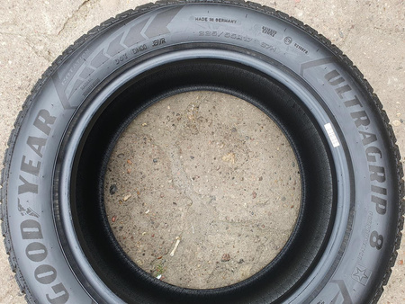 225/55R17 Goodyear UltraGrip Performance komplet opon zima nowe 7068