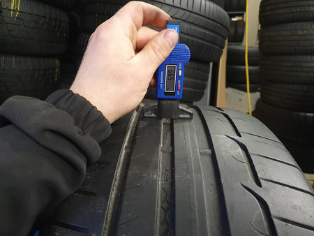 235/55R19 Dunlop Sport Maxx RT para opon lato 6,0mm nr9424