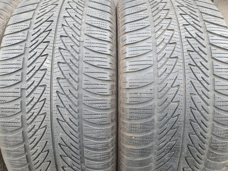 285/45R20 Goodyear Ultra Grip 8 Performance XL komplet zima 5,4mm 2214