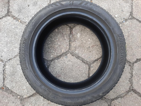 245/45R19 Bridgestone WeatherControl A005 para całoroczna 5,8mm 9264