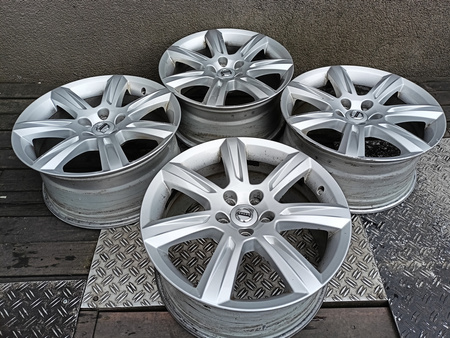 Oryginał felgi 17cali Volvo S90 C30 S80 V90 ET42