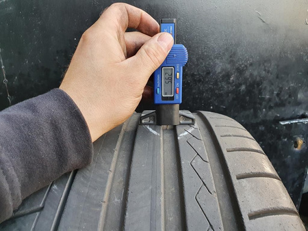 235/40R18 Dunlop SP Sport Maxx GT para opon lato 5,6mm nr8563