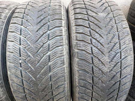 235/55R17 Goodyear UltraGrip komplet opon zima 6,6mm nr7250