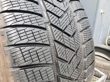 255/50R19 Pirelli Scorpion Winter opona pojedynka zima 7,1mm P976