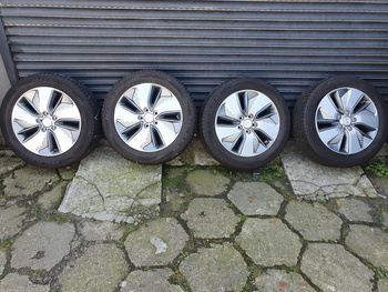 Oryginał koła 215/55R17 Hyundai Kona i45 5x114,3 Nexen lato 6,7mm