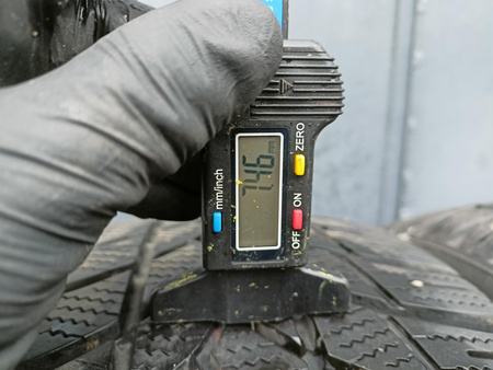 245/40R18 Lassa Snoways 4 XL komplet opon zima 7,4mm nr8982