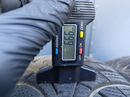 205/60R16 Goodyear Ultragrip 9+ para opon zima 6,6mm nr6255