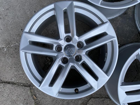 Oryginał felgi aluminiowe 17 cali Audi A4 B8 B9 8W0 ET42