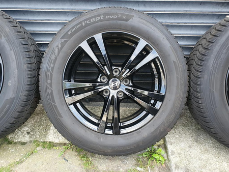Koła 215/65R17 Hyundai Tuscon 5x114,3 Hankook zima 7,3mm