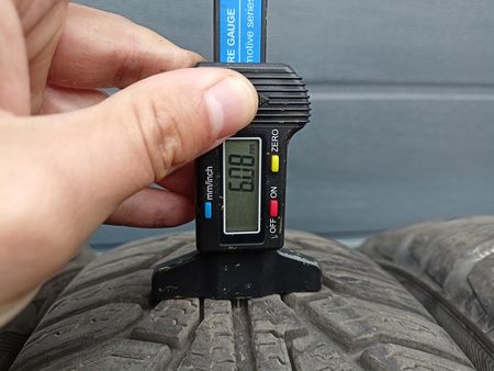 175/65R15 Uniroyal MS Plus 77 komplet opon zima 7,6mm nr5678