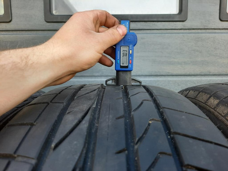 255/50R20 Bridgestone Dueler komplet opon lato 7,0mm nr2218