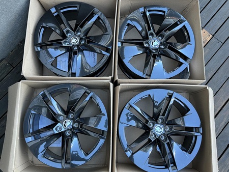 Oryginał felgi 19cali 5LA Skoda Karoq Octavia Superb Enyaq 5x112