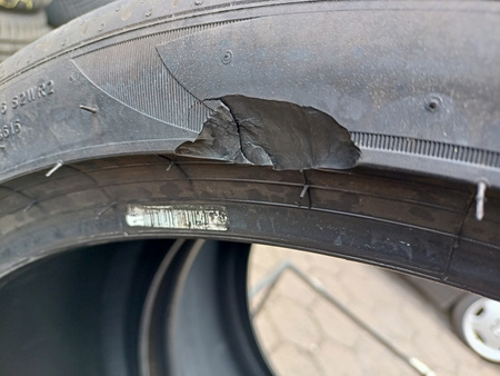 315/30R23 Pirelli P Zero PZ4 XL para opon lato 6mm nr2449B