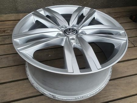 Oryginał felga 18cali 5G0601025G Vw Golf 7 ET51 5x112