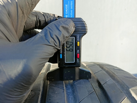 225/40R19 Bridgestone Turanza T005 XL opona pojedynka lato 6,5mm P951