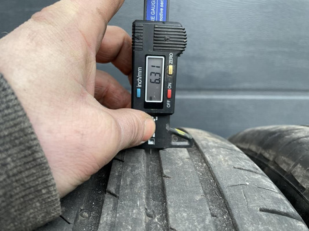 215/60R17 Continental ContiPremiumContact 3 para opon lato 6,3mm 7211