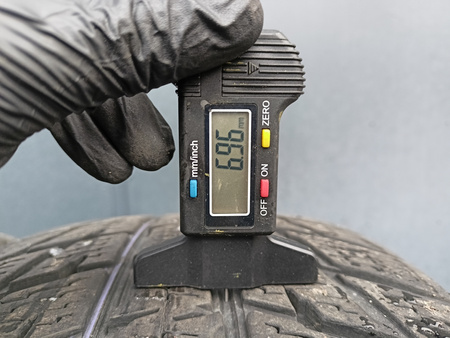 235/55R20 Nokian WR SUV 3 XL para opon zima 6,9mm nr2426