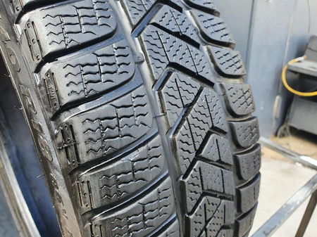205/40R18 Pirelli Sottozero 3 opona pojedynka zima 6,3mm P871