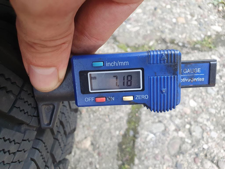 Oryginał koła 215/60R17 Hyundai IX25 Creta 5x114,3 Hankook zima 7,1mm