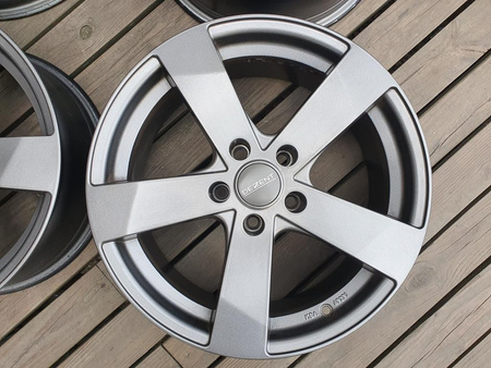 Felgi 17cali Audi A4 B8 B9 A5 A6 BMW Mercedes 5x112