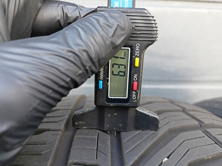 235/45R20 Falken Euroall Season AS220 Pro opony całoroczne 6,3mm 2456