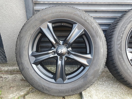Oryginał koła 215/60R17 Hyundai IX25 Creta 5x114,3 Hankook zima 7,1mm