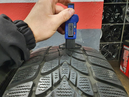 215/65R16 Dunlop Sp Winter Sport 4D komplet opon zima 5,0mm nr6920