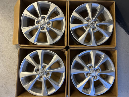 Oryginalne felgi 15cali Toyota Aygo Yaris Prius Corolla Pass