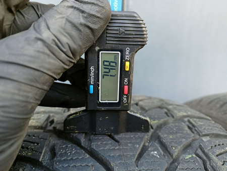 225/60R18 Nokian WR SUV 4 para opon zima 7,4mm nr8975