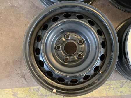 Felgi stalowe 5x114,3 15 cali ET39 Toyota Auris Corolla nrS10