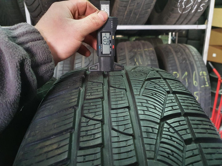 245/50R18 Pirelli Sottozero Winter 210 komplet opon zima 6,0mm nr8273