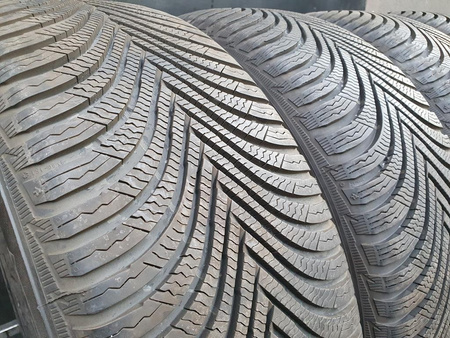 225/55R17 Michelin Alpin 5 komplet opon zima 7,9mm nr7798