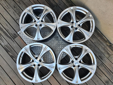 Felgi 18cali Audi A3 S3 Skoda Rapid Volkswagen Golf