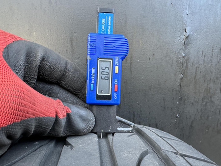 235/55R17 Bridgestone Dueler H/P para opon lato 6,0mm nr7110