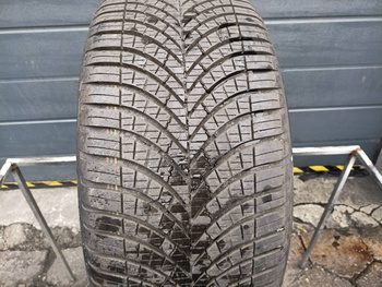 245/40R19 Goodyear Vector 4Seasons Gen-3 opona całoroczna 8,3mm P989