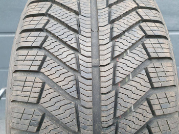 225/40R18 Point-S Winter opona pojedynka zima 9,0mm P869