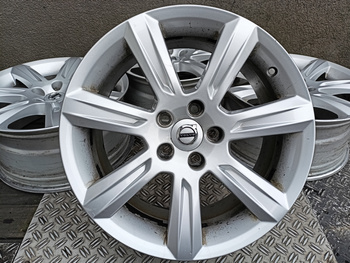 Oryginał felgi 17cali Volvo S90 C30 S80 V90 ET42