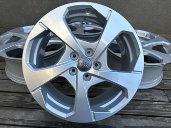 Oryginał felgi 18cali 8V0 Audi A3 S3 A4 B7 Q3 Vw Golf Touran