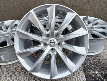 Oryginał felgi 18cali Volvo S60 S90 V40 V60 V90 XC90 R-Design