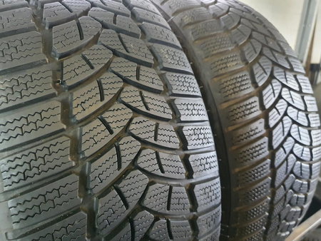 225/40R18 Firestone Winterhawk 3 XL para opon zima 7,4mm nr8264