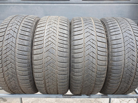 245/45R18 Pirelli Sottozero 3 XL RSC komplet opon zima 7,0mm nr8738