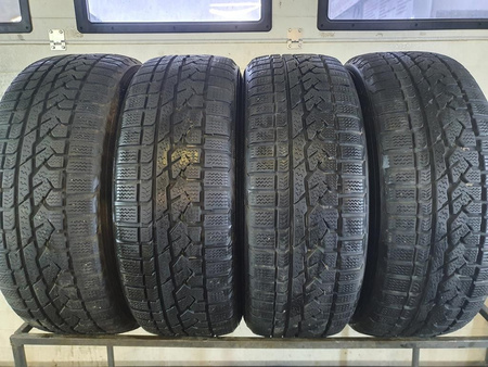 255/60R18 Kumho I-Zen RV XL komplet opon zima 7,0mm nr8295